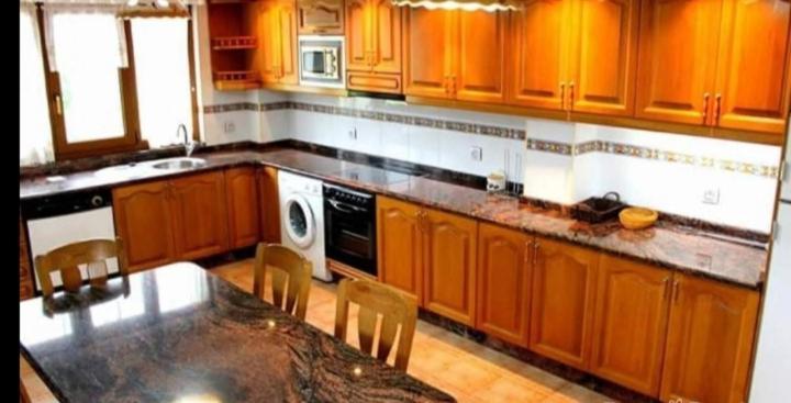 La Eria De Villaverde Intriago Bagian luar foto